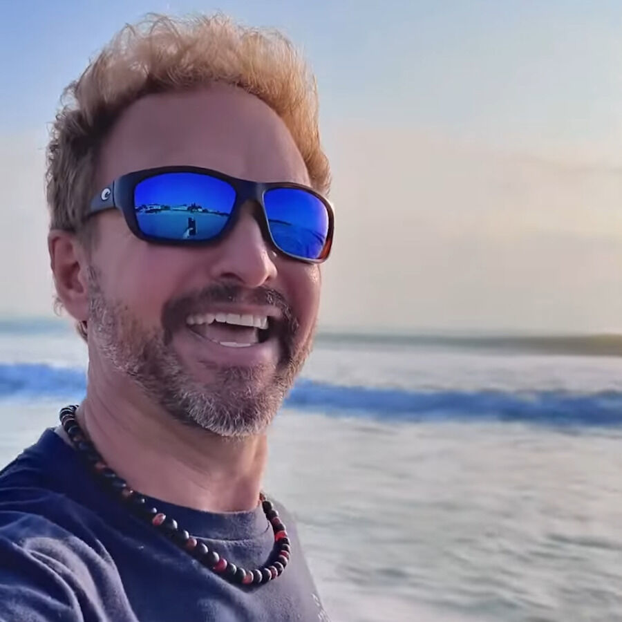  ELVIS Cover Live at The Beach of Florida.💫✨🌟 